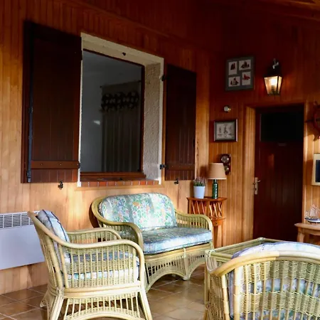 Charming House Overlooking The Havre De Carteret